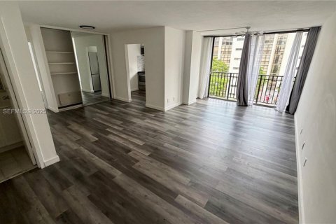 Copropriété à louer à Sunny Isles Beach, Floride: 1 chambre, 71.26 m2 № 1982655 - photo 2