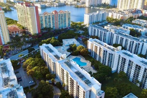 Copropriété à louer à Sunny Isles Beach, Floride: 1 chambre, 71.26 m2 № 1982655 - photo 29