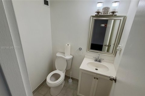 Copropriété à louer à Sunny Isles Beach, Floride: 1 chambre, 71.26 m2 № 1982655 - photo 14