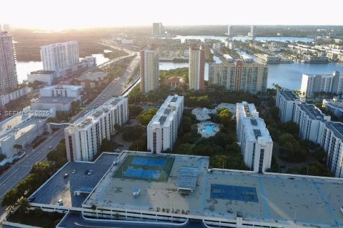 Copropriété à louer à Sunny Isles Beach, Floride: 1 chambre, 71.26 m2 № 1982655 - photo 30