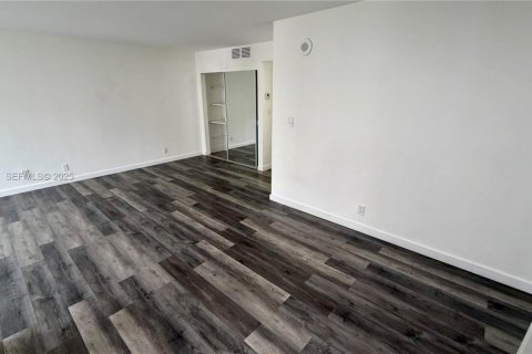 Copropriété à louer à Sunny Isles Beach, Floride: 1 chambre, 71.26 m2 № 1982655 - photo 4