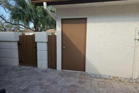 Casa en alquiler en Clearwater, Florida, 2 dormitorios, 122.17 m2 № 1724295 - foto 2
