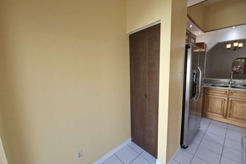 Casa en alquiler en Clearwater, Florida, 2 dormitorios, 122.17 m2 № 1724295 - foto 6