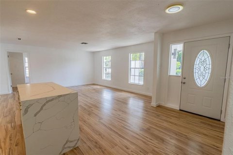Casa en venta en Altamonte Springs, Florida, 4 dormitorios, 185.15 m2 № 2229336 - foto 9