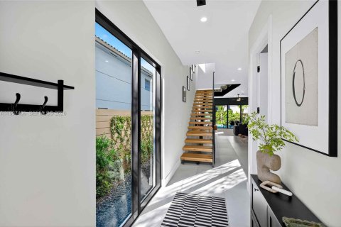 Touwnhouse à vendre à Fort Lauderdale, Floride: 4 chambres, 215.16 m2 № 1995312 - photo 3