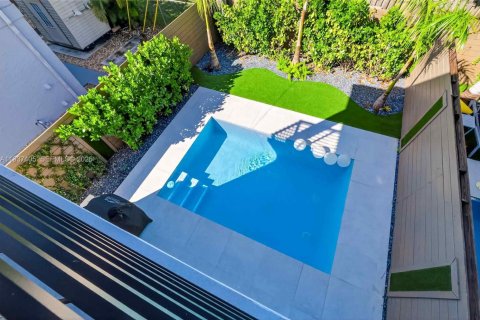 Touwnhouse à vendre à Fort Lauderdale, Floride: 4 chambres, 215.16 m2 № 1995312 - photo 30