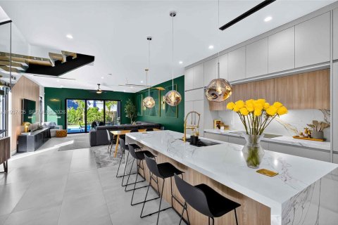 Touwnhouse à vendre à Fort Lauderdale, Floride: 4 chambres, 215.16 m2 № 1995312 - photo 5