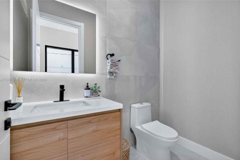 Touwnhouse à vendre à Fort Lauderdale, Floride: 4 chambres, 215.16 m2 № 1995312 - photo 4