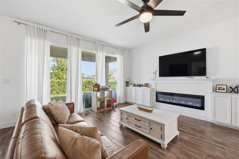 House in Apollo Beach, Florida 4 bedrooms, 231.7 sq.m. № 2099796 - photo 9