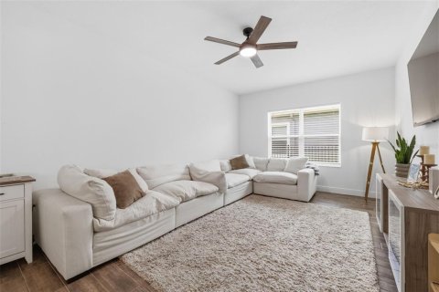 House in Apollo Beach, Florida 4 bedrooms, 231.7 sq.m. № 2099796 - photo 13