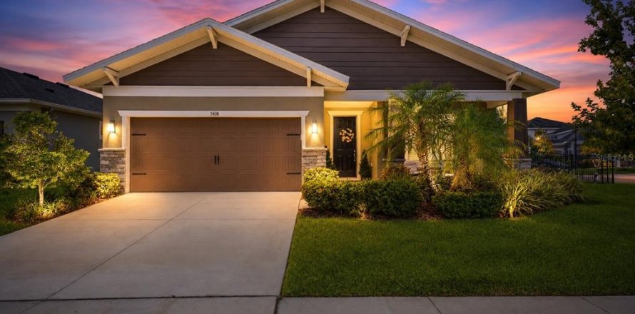House in Apollo Beach, Florida 4 bedrooms, 231.7 sq.m. № 2099796