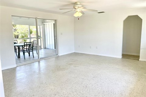 Casa en venta en Punta Gorda, Florida, 3 dormitorios, 131.46 m2 № 1673867 - foto 6