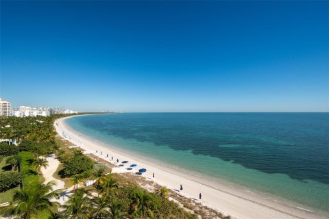 Снять в аренду кондоминиум в Ки-Бискейн, Флорида 2 спальни, 165.55м2, № 1964738 - фото 24