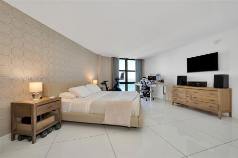 Снять в аренду кондоминиум в Ки-Бискейн, Флорида 2 спальни, 165.55м2, № 1964738 - фото 18