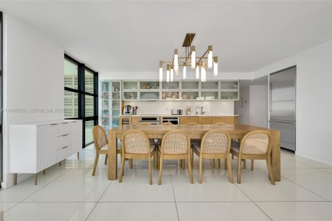 Снять в аренду кондоминиум в Ки-Бискейн, Флорида 2 спальни, 165.55м2, № 1964738 - фото 16