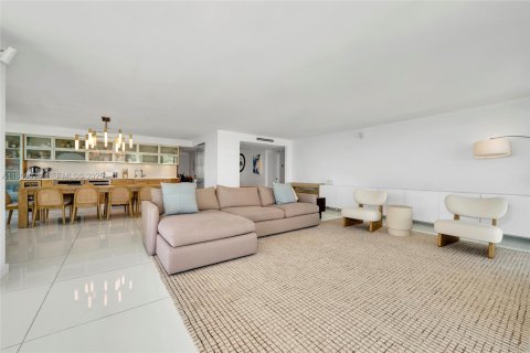 Снять в аренду кондоминиум в Ки-Бискейн, Флорида 2 спальни, 165.55м2, № 1964738 - фото 9