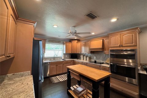 Casa en venta en Frostproof, Florida, 4 dormitorios, 263.66 m2 № 2166060 - foto 14