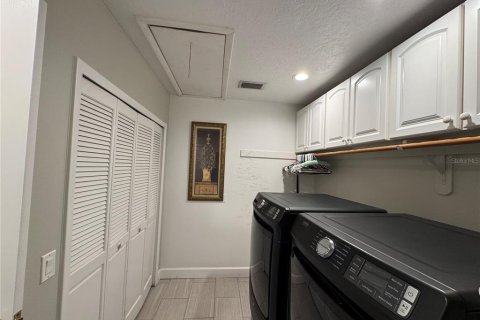 Casa en venta en Frostproof, Florida, 4 dormitorios, 263.66 m2 № 2166060 - foto 17