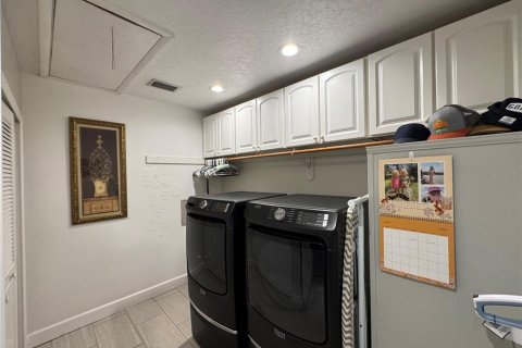 Casa en venta en Frostproof, Florida, 4 dormitorios, 263.66 m2 № 2166060 - foto 16