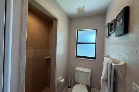 Casa en venta en Frostproof, Florida, 4 dormitorios, 263.66 m2 № 2166060 - foto 24
