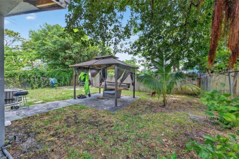 House in Fort Lauderdale, Florida 4 bedrooms, 103.31 sq.m. № 1818182 - photo 28