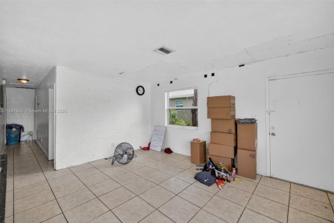 House in Fort Lauderdale, Florida 4 bedrooms, 103.31 sq.m. № 1818182 - photo 8