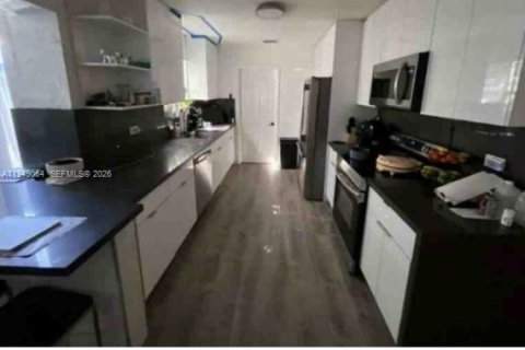 Купить виллу или дом в Майами, Флорида 5 спален, 141.03м2, № 2005493 - фото 4