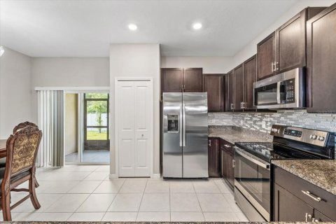 Townhouse in Riverview, Florida 3 bedrooms, 146.79 sq.m. № 1741221 - photo 9