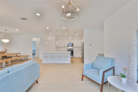 Casa en venta en Plant City, Florida, 3 dormitorios, 206.99 m2 № 1771618 - foto 19