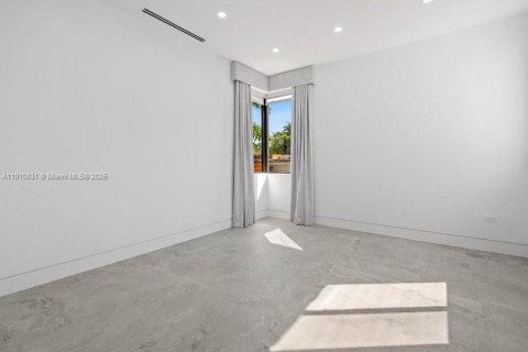 House in Miami Beach, Florida 4 bedrooms, 160.16 sq.m. № 1968060 - photo 19