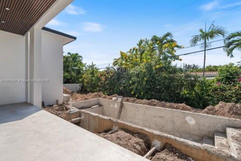 House in Miami Beach, Florida 4 bedrooms, 160.16 sq.m. № 1968060 - photo 26