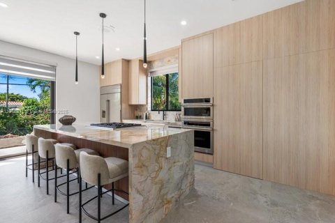 House in Miami Beach, Florida 4 bedrooms, 160.16 sq.m. № 1968060 - photo 6