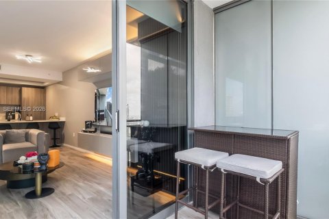 Condominio en venta en Miami, Florida, 1 dormitorio, 80.45 m2 № 2031769 - foto 15