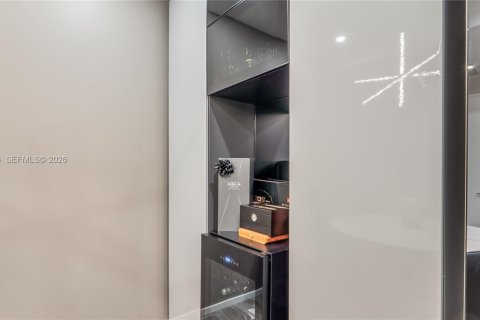 Condominio en venta en Miami, Florida, 1 dormitorio, 80.45 m2 № 2031769 - foto 25