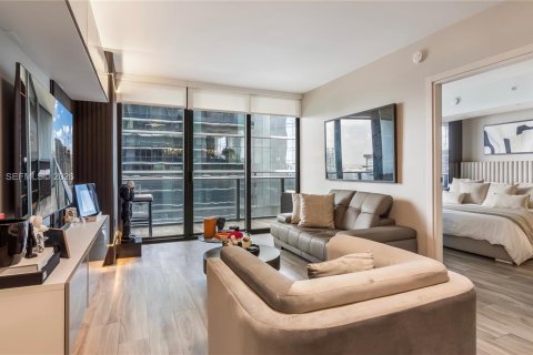 Estudio en el Condominio en Miami, Florida  № 2031769