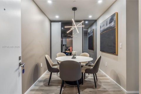 Condominio en venta en Miami, Florida, 1 dormitorio, 80.45 m2 № 2031769 - foto 23