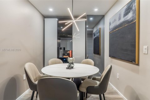 Condominio en venta en Miami, Florida, 1 dormitorio, 80.45 m2 № 2031769 - foto 22