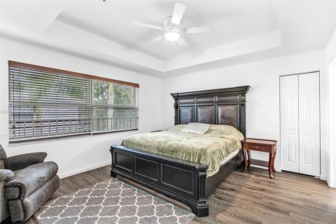House in Miramar, Florida 4 bedrooms, 190.82 sq.m. № 1945472 - photo 26