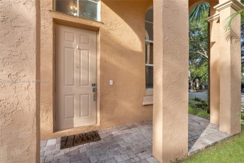 House in Miramar, Florida 4 bedrooms, 190.82 sq.m. № 1945472 - photo 10