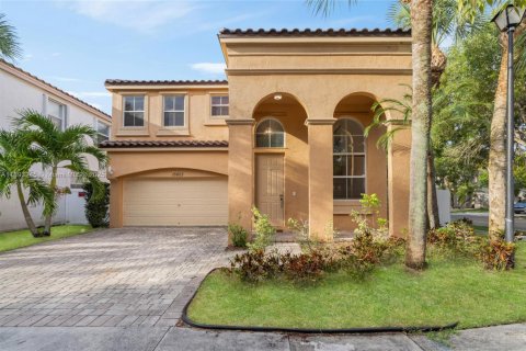 House in Miramar, Florida 4 bedrooms, 190.82 sq.m. № 1945472 - photo 7