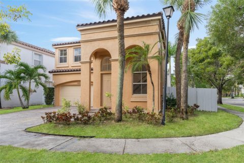 House in Miramar, Florida 4 bedrooms, 190.82 sq.m. № 1945472 - photo 5