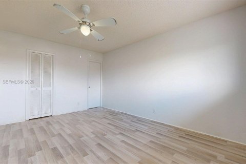 Condo in Hollywood, Florida, 2 bedrooms  № 2046285 - photo 26
