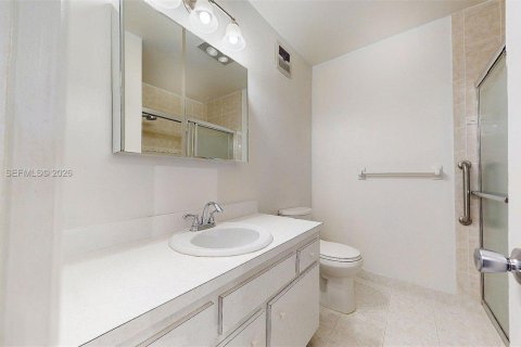 Condo in Hollywood, Florida, 2 bedrooms  № 2046285 - photo 15