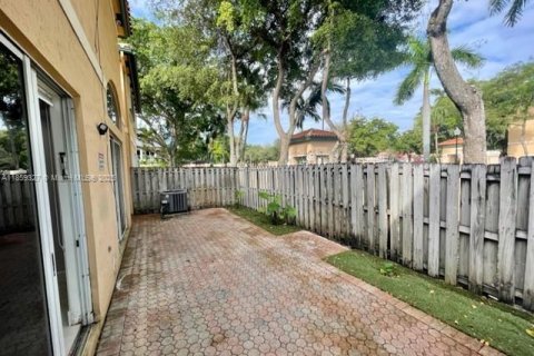 Casa en venta en Miami Lakes, Florida, 3 dormitorios, 197.7 m2 № 1887926 - foto 10