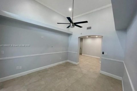 Casa en venta en Miami Lakes, Florida, 3 dormitorios, 197.7 m2 № 1887926 - foto 6
