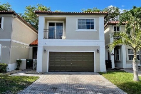 Casa en venta en Miami Lakes, Florida, 3 dormitorios, 197.7 m2 № 1887926 - foto 1