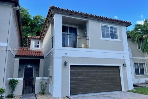 Casa en venta en Miami Lakes, Florida, 3 dormitorios, 197.7 m2 № 1887926 - foto 2