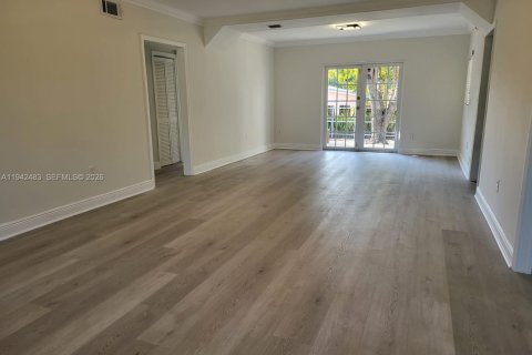 House in Miami, Florida 3 bedrooms, 117.71 sq.m. № 1999973 - photo 3