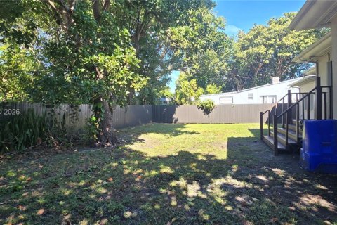 Casa en alquiler en Miami, Florida, 3 dormitorios, 117.71 m2 № 1999973 - foto 15