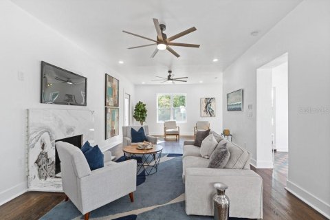Casa en venta en Saint Petersburg, Florida, 4 dormitorios, 202.34 m2 № 1408229 - foto 9